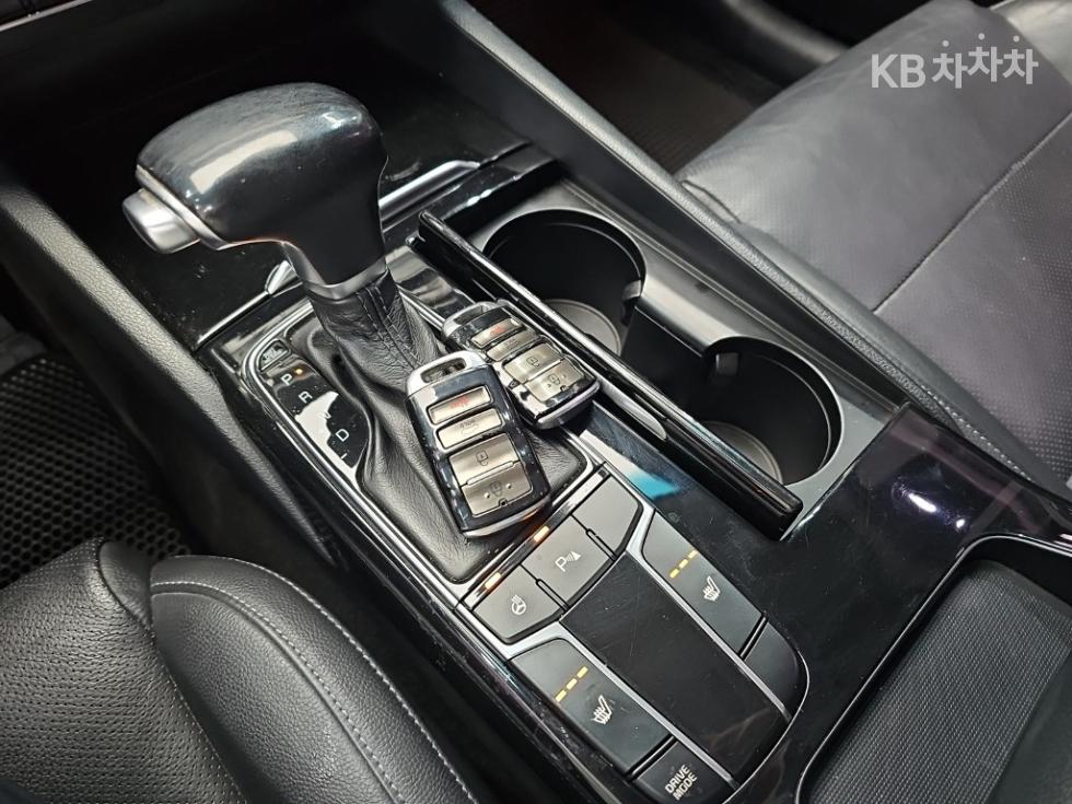 Kia K7 — miniaturë 8