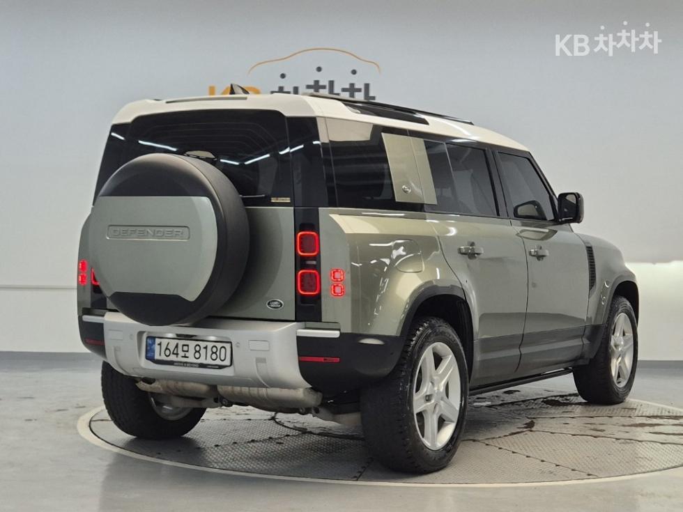 Land Rover Defender — miniaturë 3
