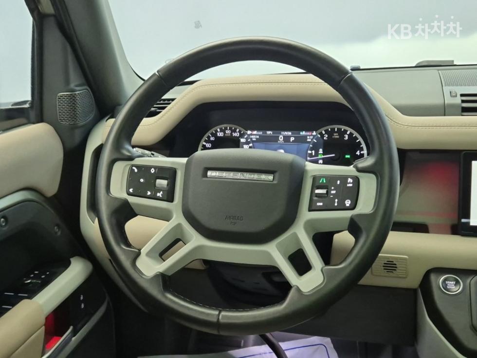Land Rover Defender — miniaturë 9