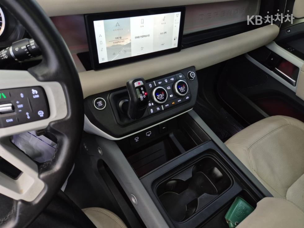 Land Rover Defender — miniaturë 10