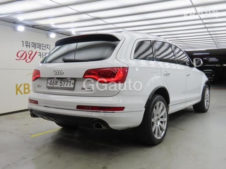 Audi Q7 — miniaturë 4