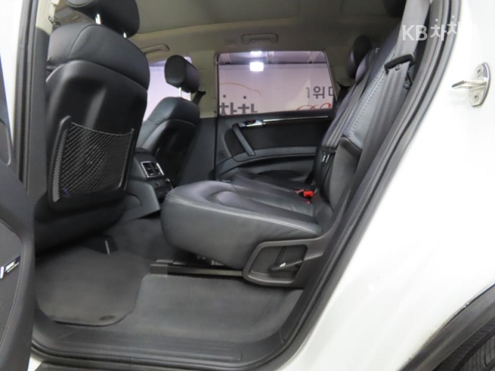 Audi Q7 — miniaturë 6