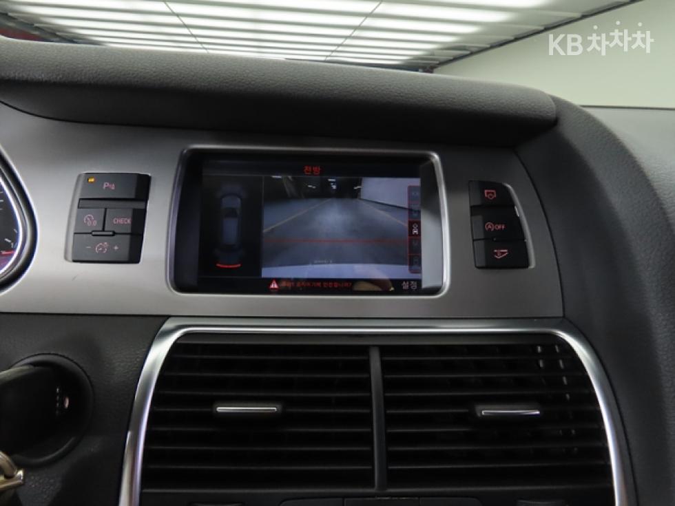 Audi Q7 — miniaturë 13