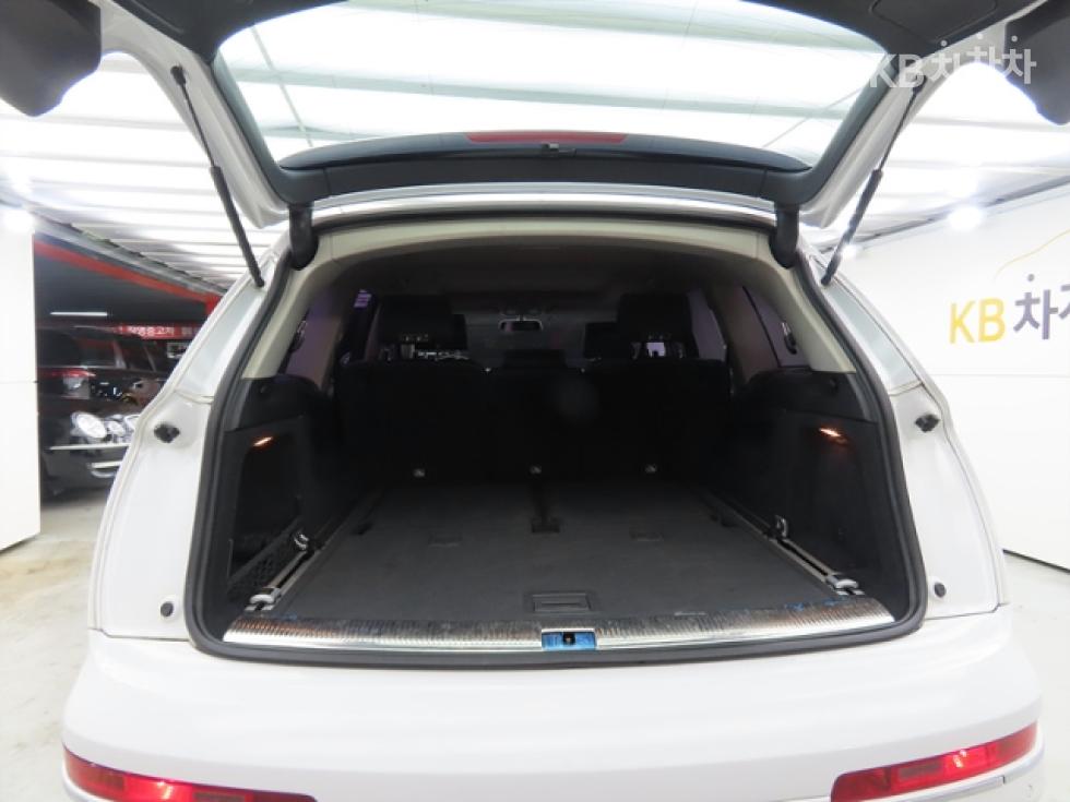 Audi Q7 — miniaturë 17