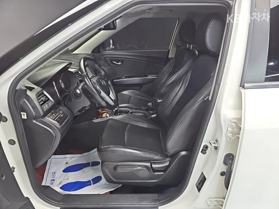 SsangYong Tivoli — miniaturë 11