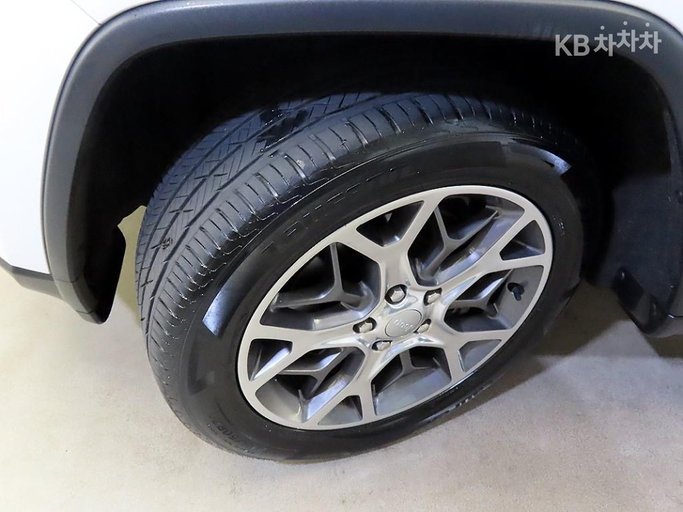 Jeep Cherokee — miniaturë 20