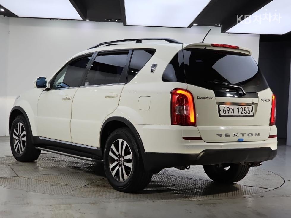 SsangYong Rexton — miniaturë 3