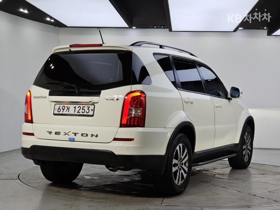 SsangYong Rexton — miniaturë 4