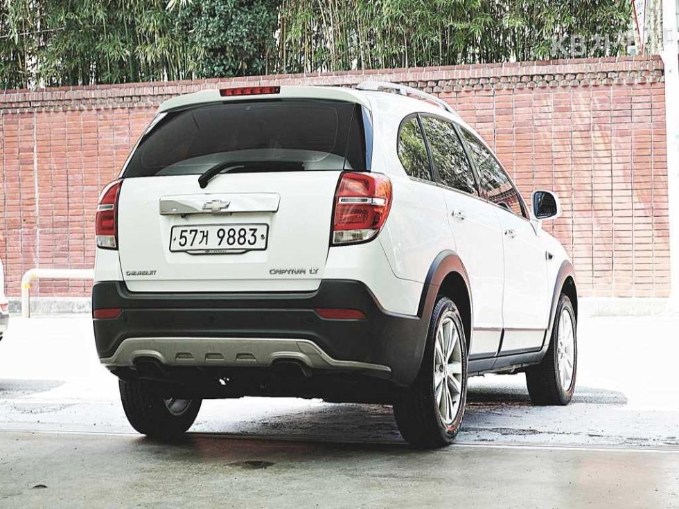 Chevrolet Captiva — miniaturë 3