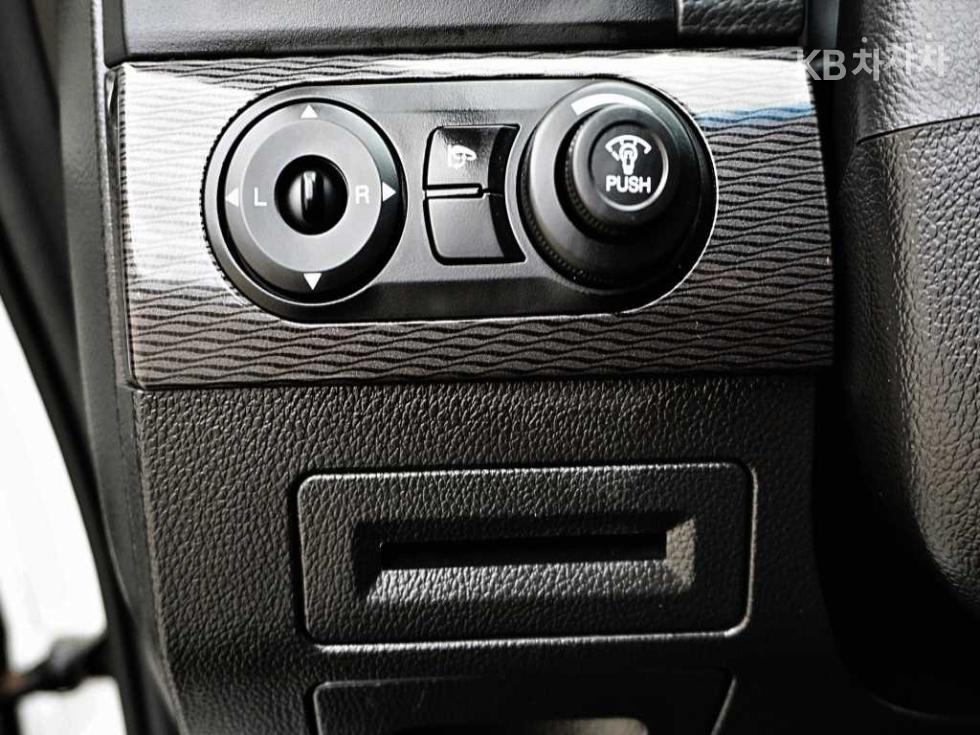 Chevrolet Captiva — miniaturë 17