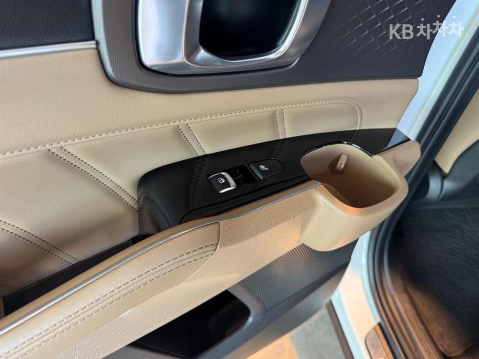 Kia Sorento — miniaturë 16