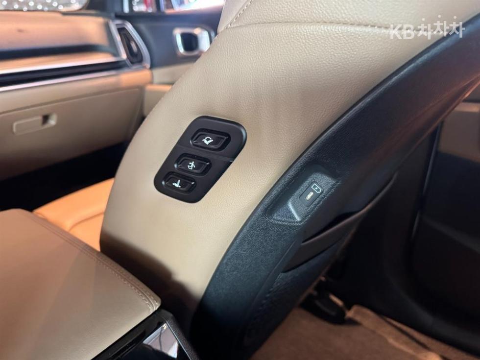 Kia Sorento — miniaturë 17