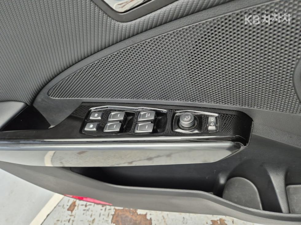 SsangYong Tivoli — miniaturë 17