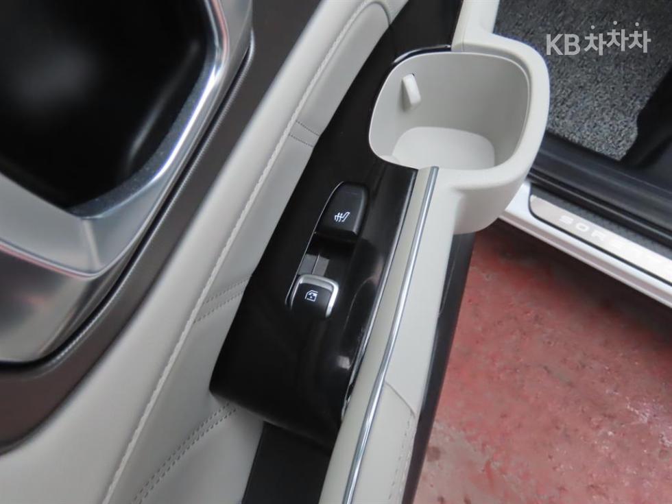 Kia Sorento — miniaturë 7