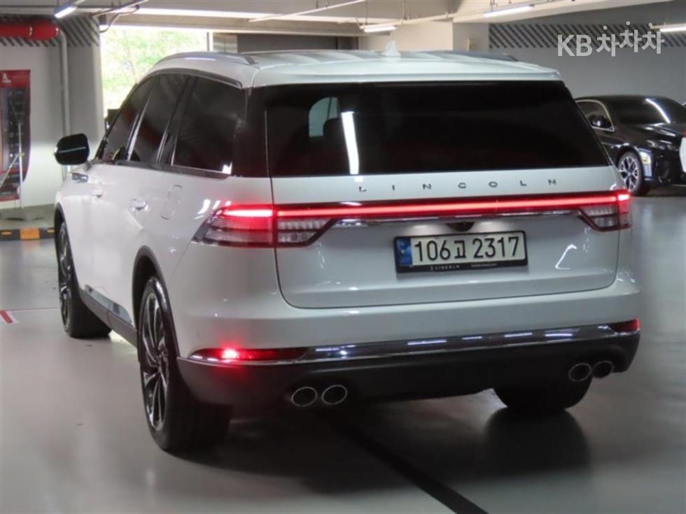 Lincoln Aviator — miniaturë 4