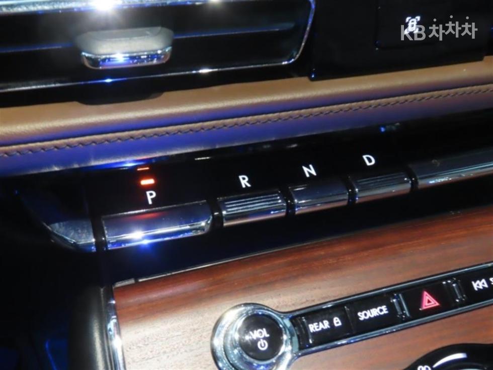 Lincoln Aviator — miniaturë 6