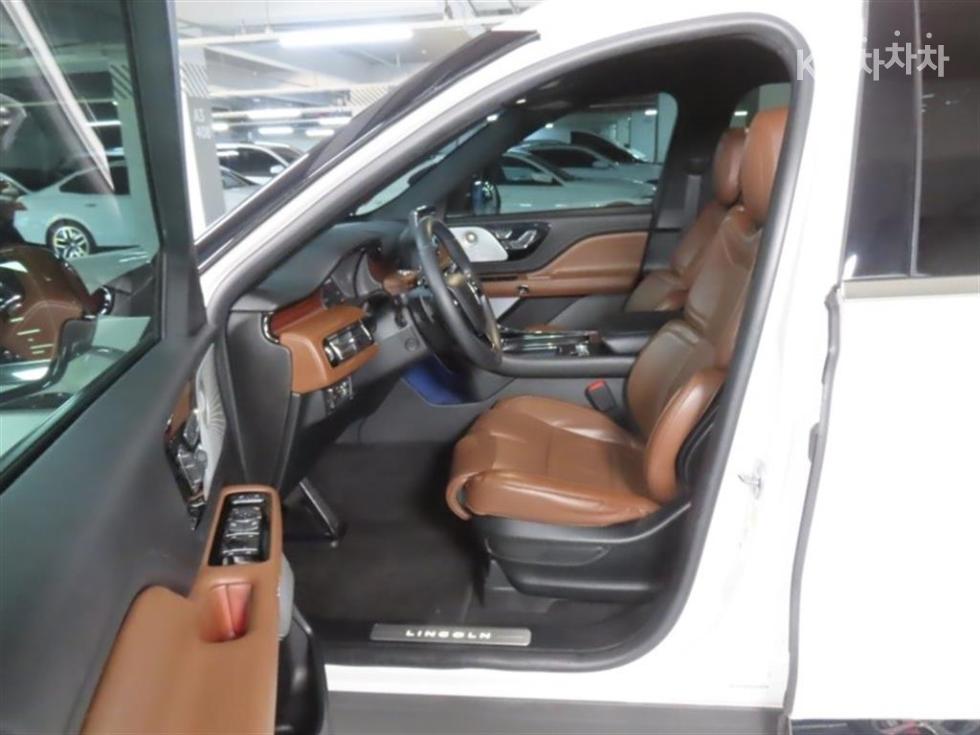 Lincoln Aviator — miniaturë 12