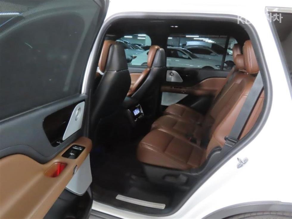 Lincoln Aviator — miniaturë 13