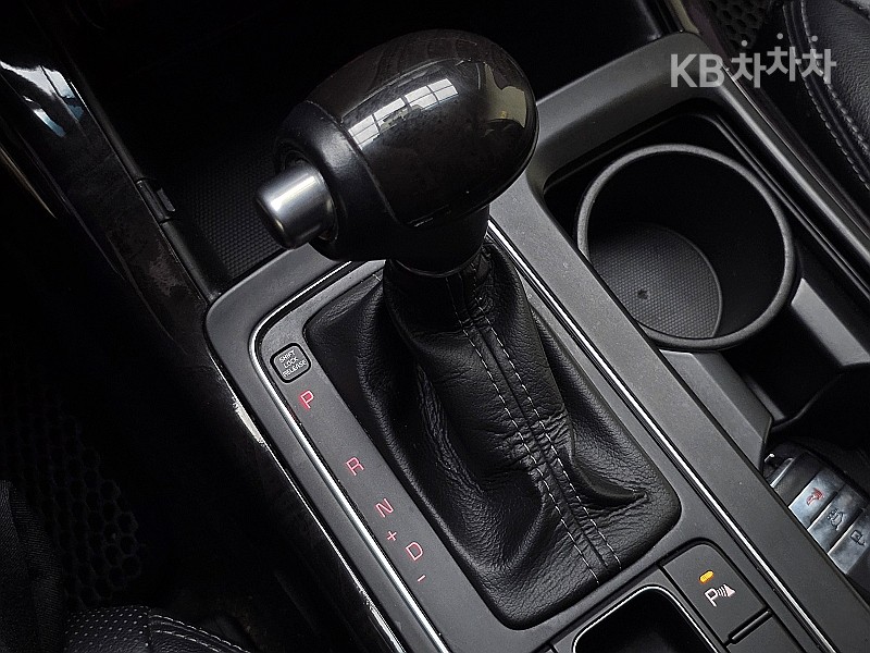 Kia Sorento — miniaturë 16