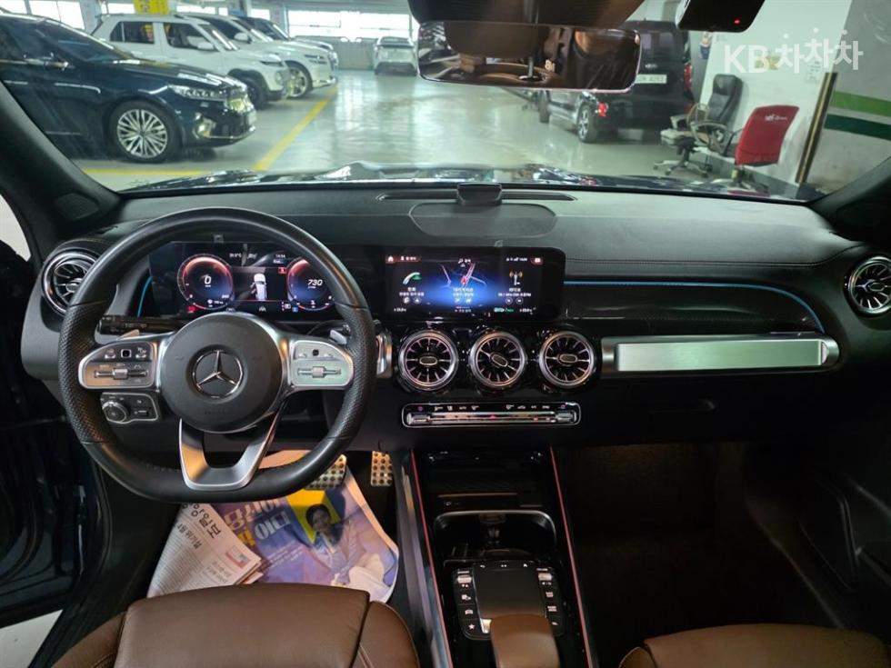 Mercedes-Benz GLB — miniaturë 7