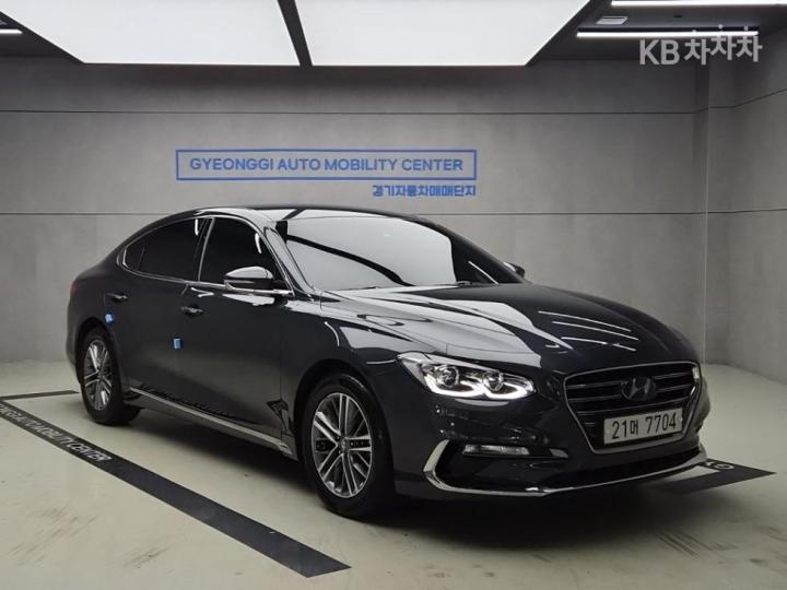 Hyundai Grandeur BASE MODEL