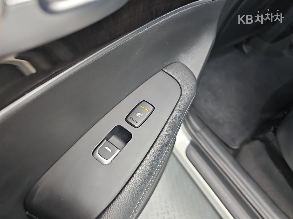 Kia Sorento — miniaturë 13