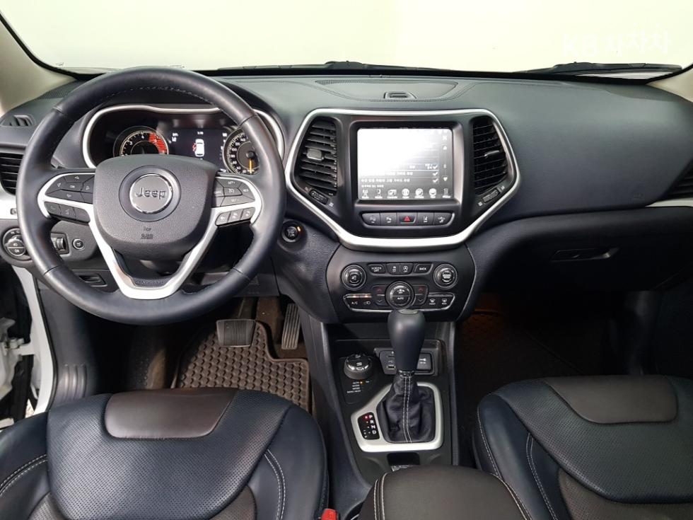 Jeep Cherokee — miniaturë 5