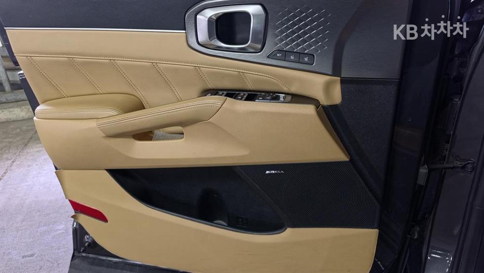 Kia Sorento — miniaturë 17