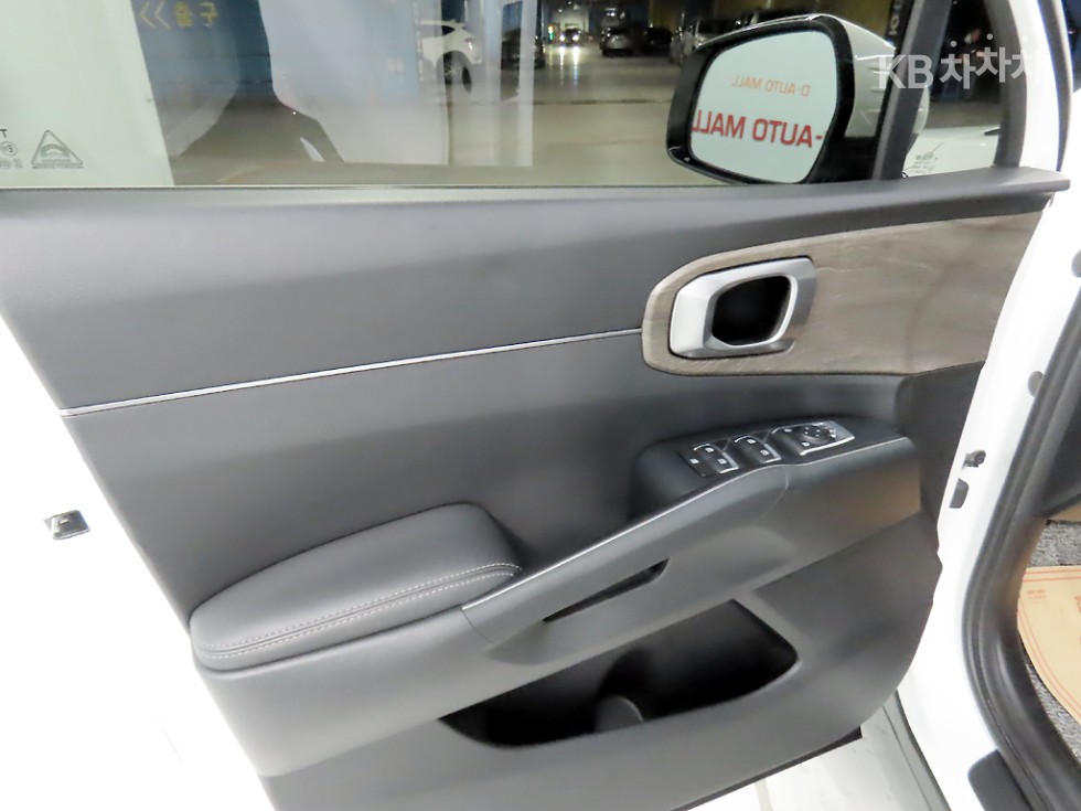 Kia Sorento — miniaturë 13