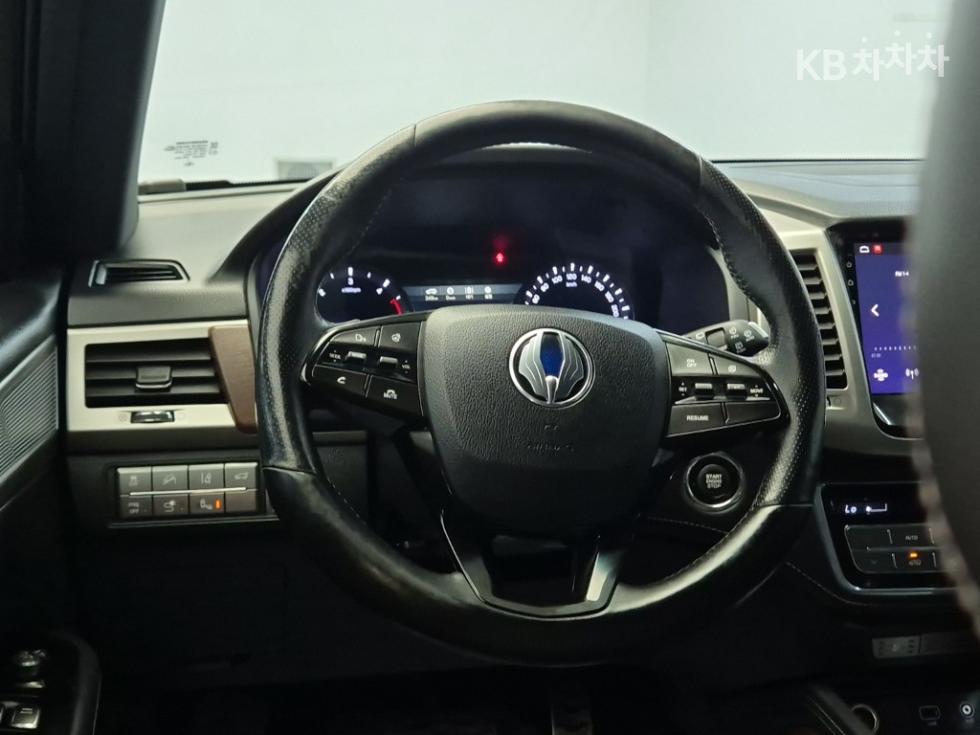 SsangYong Rexton — miniaturë 9