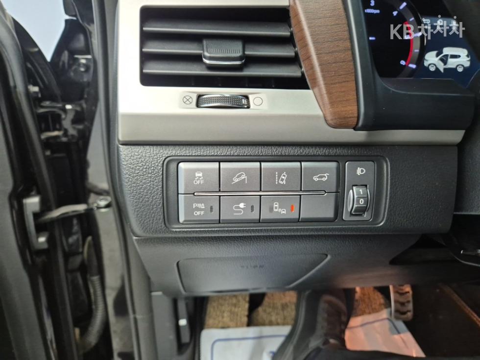 SsangYong Rexton — miniaturë 16