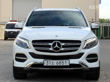 Mercedes-Benz GLE 350 d 4Matic 기본형 — foto 1