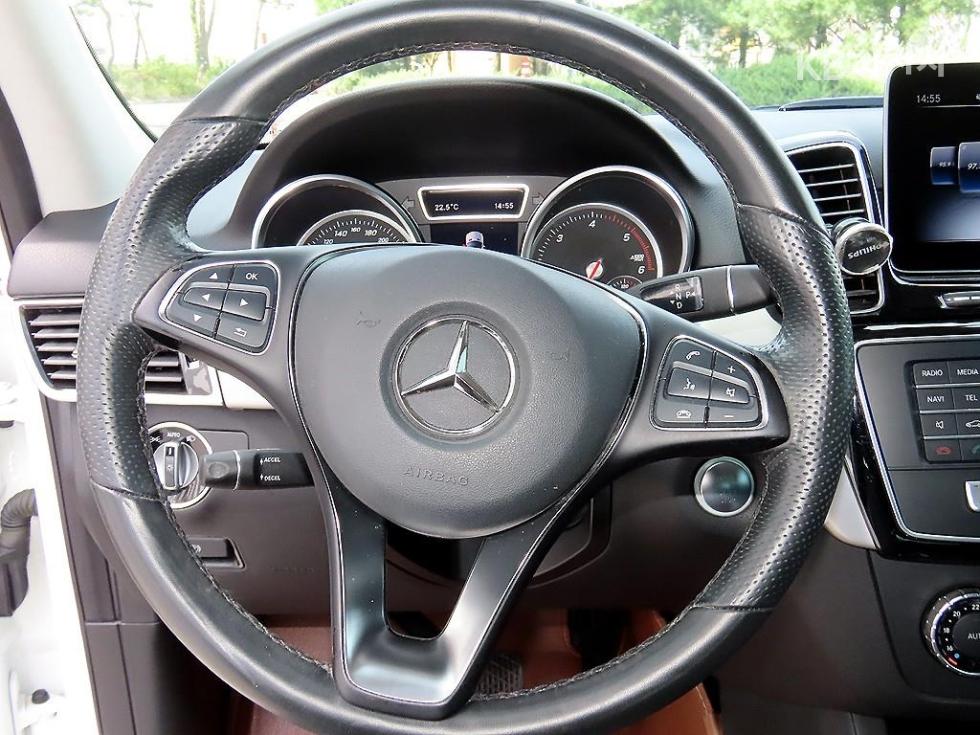Mercedes-Benz GLE — miniaturë 8