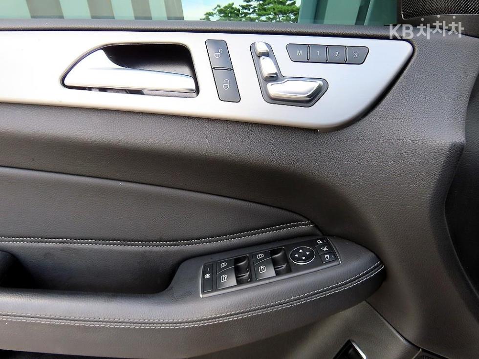 Mercedes-Benz GLE — miniaturë 11