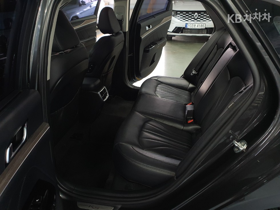Kia K5 — miniaturë 10