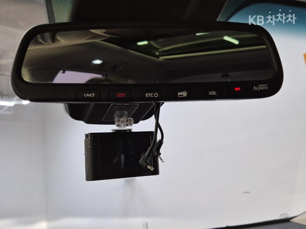 Kia Sorento — miniaturë 17