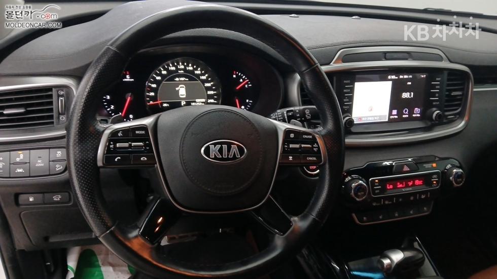 Kia Sorento — miniaturë 11