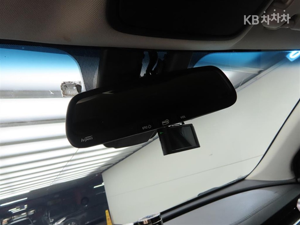 Kia Sorento — miniaturë 12