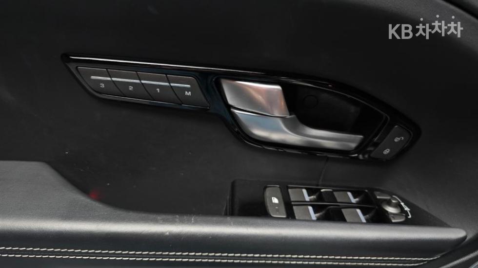 Land Rover Range Rover Evoque — miniaturë 17