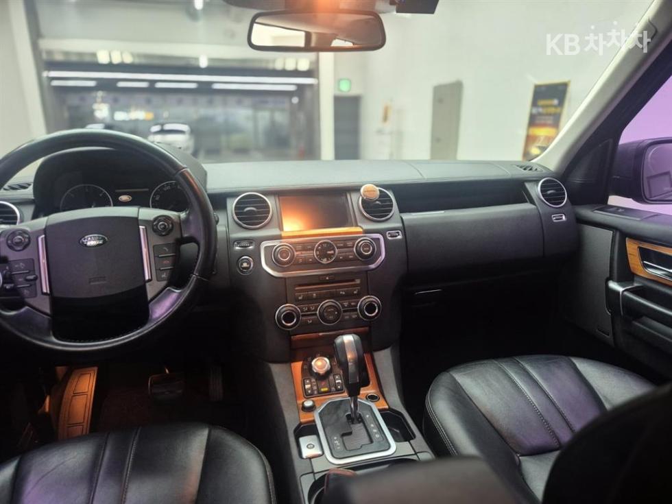 Land Rover Discovery — miniaturë 8