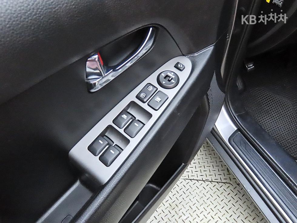 Kia Sportage — miniaturë 13