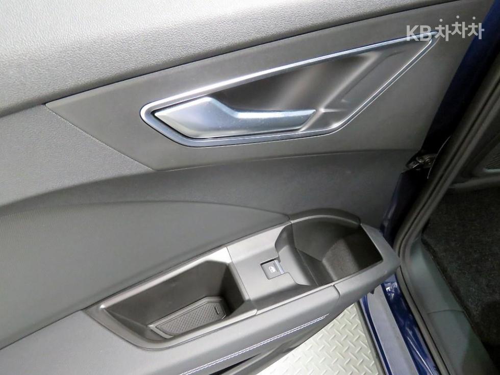 Audi Q4 e-tron — miniaturë 14