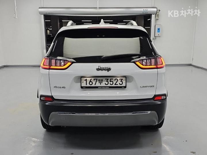 Jeep Cherokee — miniaturë 3