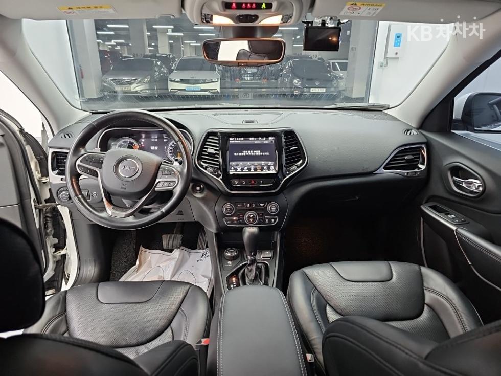 Jeep Cherokee — miniaturë 7