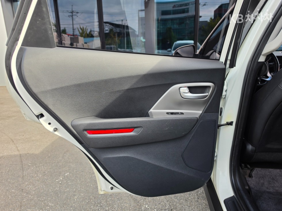 Kia Niro — miniaturë 10