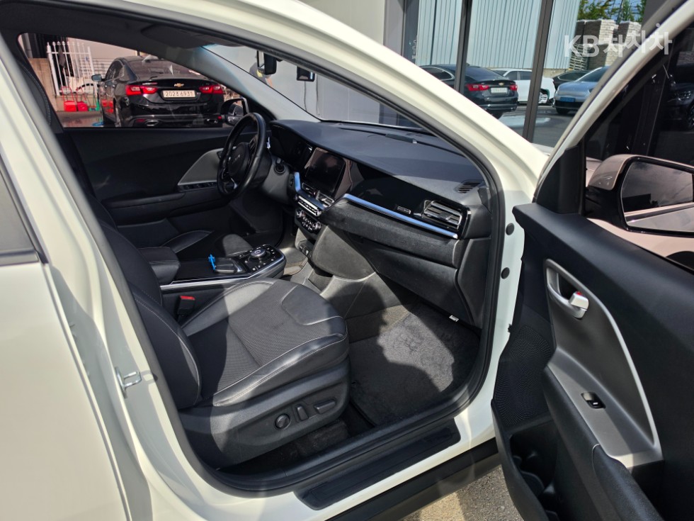 Kia Niro — miniaturë 13