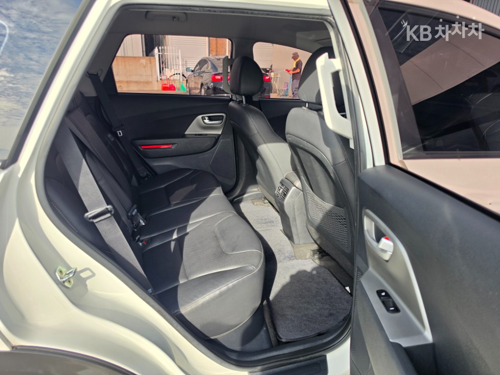 Kia Niro — miniaturë 14