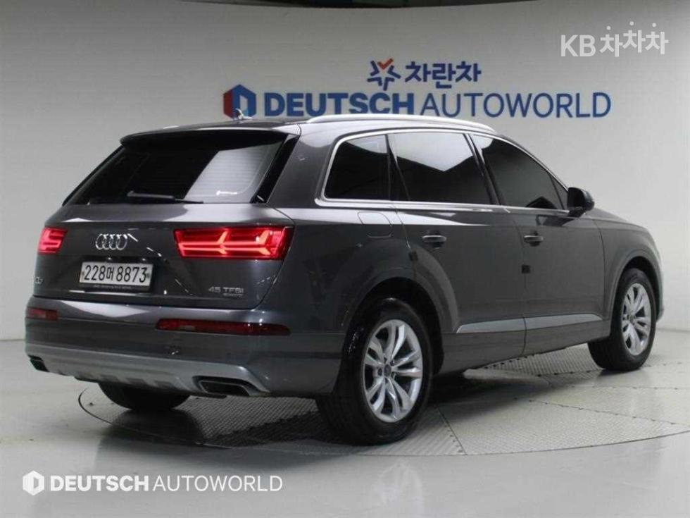 Audi Q7 — miniaturë 2
