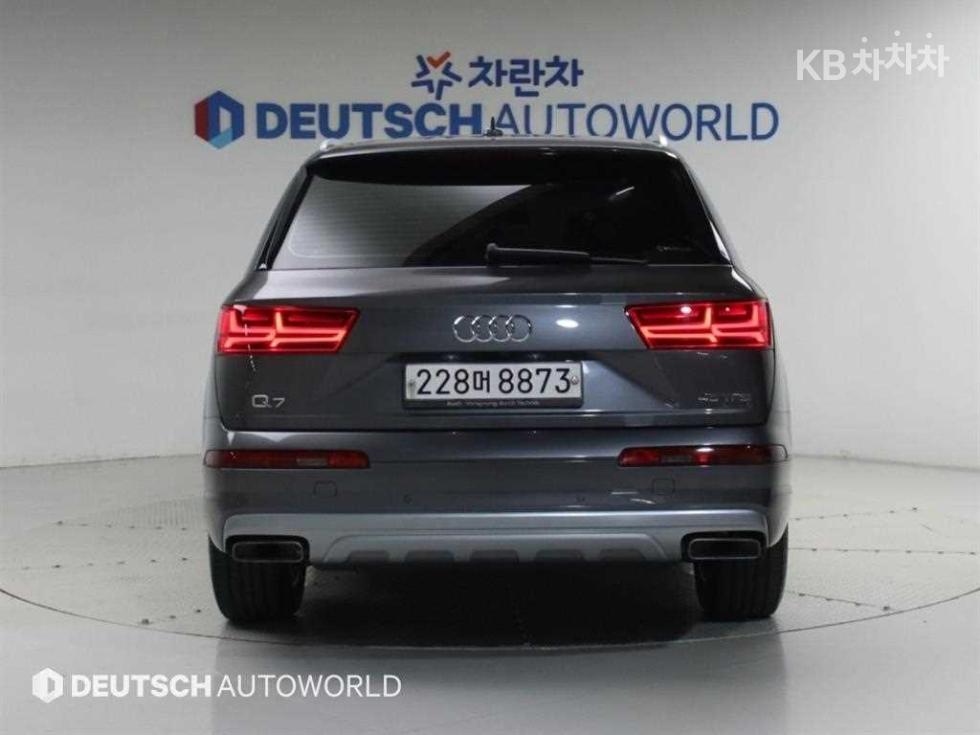 Audi Q7 — miniaturë 4
