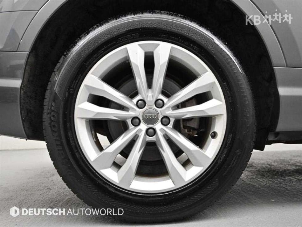 Audi Q7 — miniaturë 5